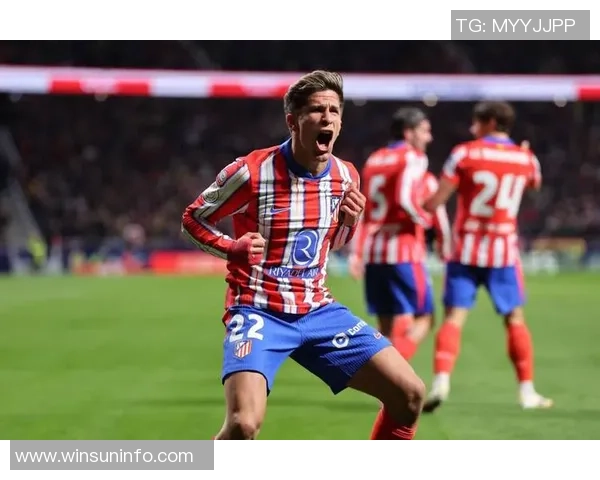 从古至今足球巨星的辉煌历程与排名解析