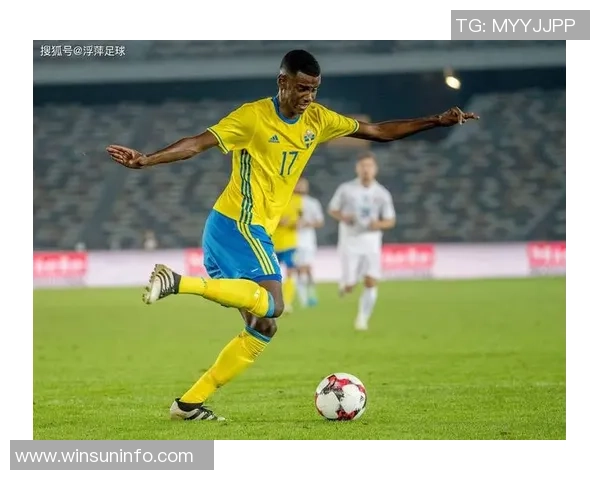 足球明星的光环背后：吹捧过度的真相与反思